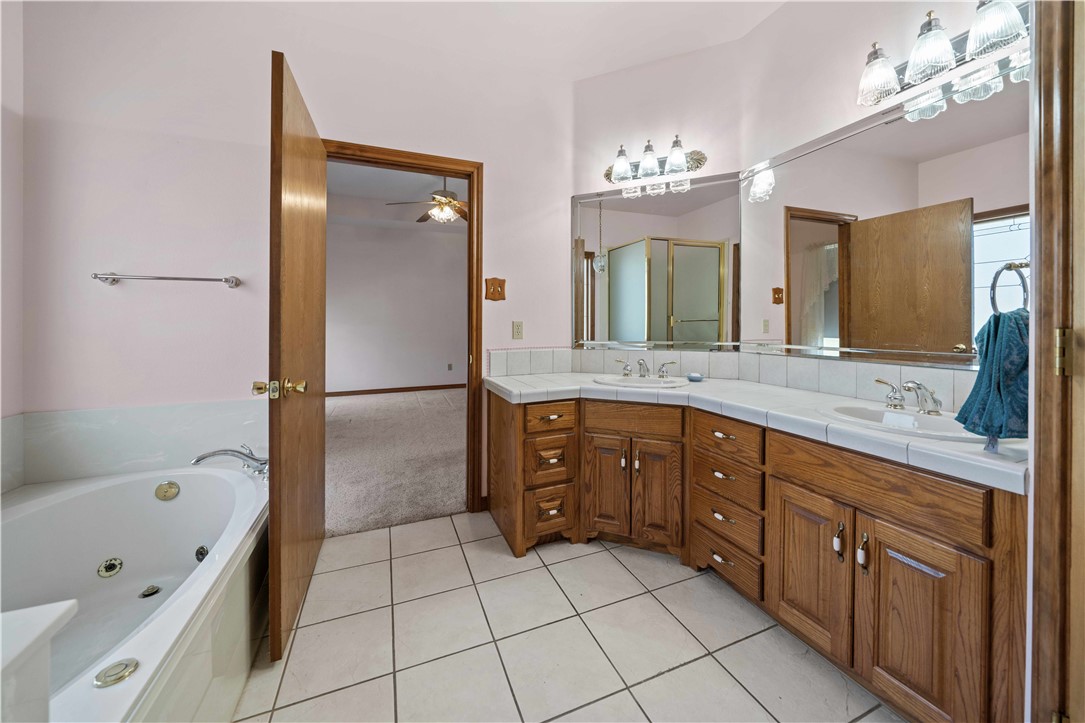 10188 E. Lakeshore Property Photo 9