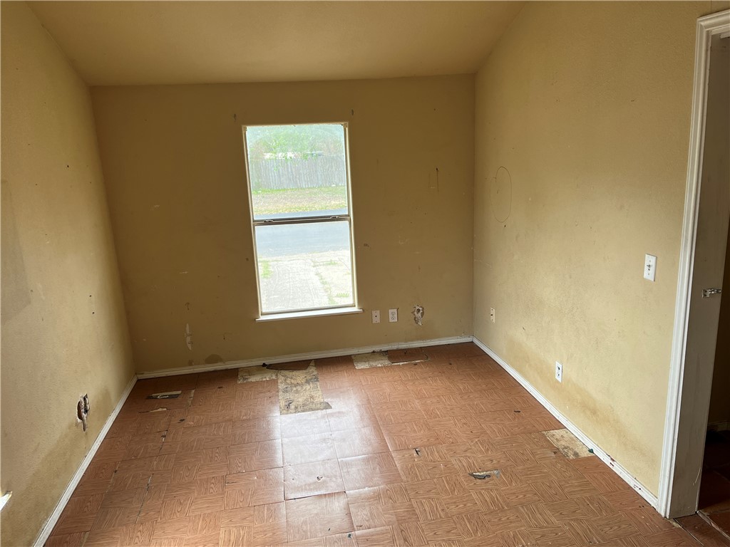 806 N Adams St Property Photo 6