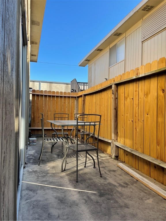 2046 Hidden Property Photo 9