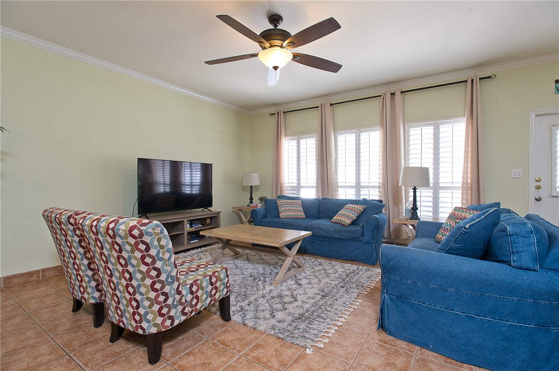 15110 Leeward Dr 203 Property Photo 6