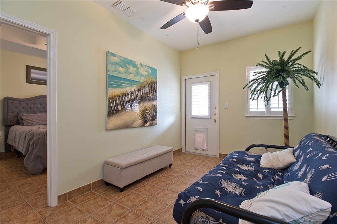 15110 Leeward Dr 203 Property Photo 17