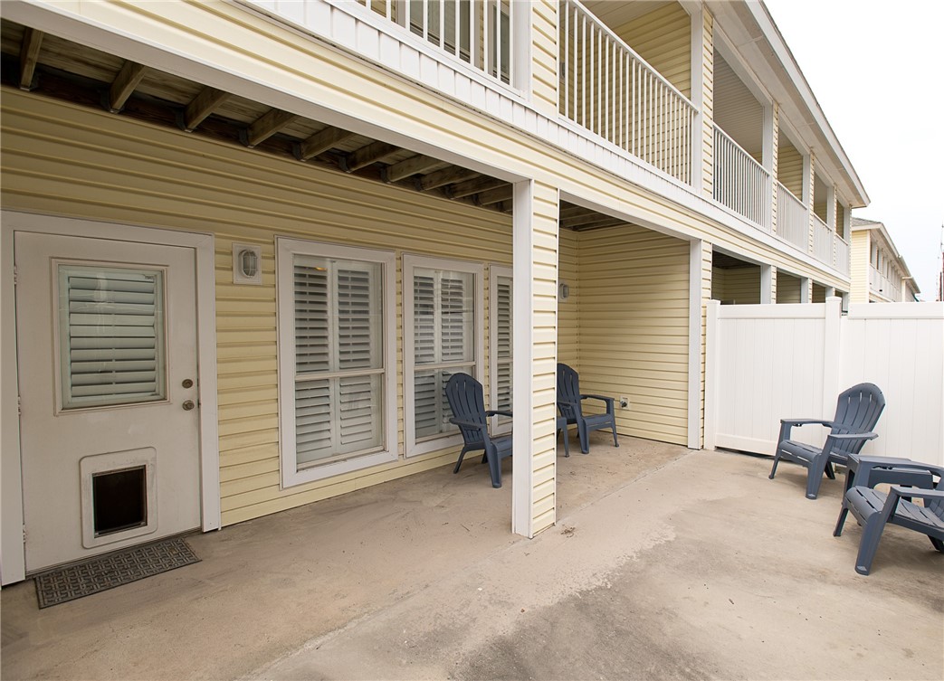 15110 Leeward Dr 203 Property Photo 27