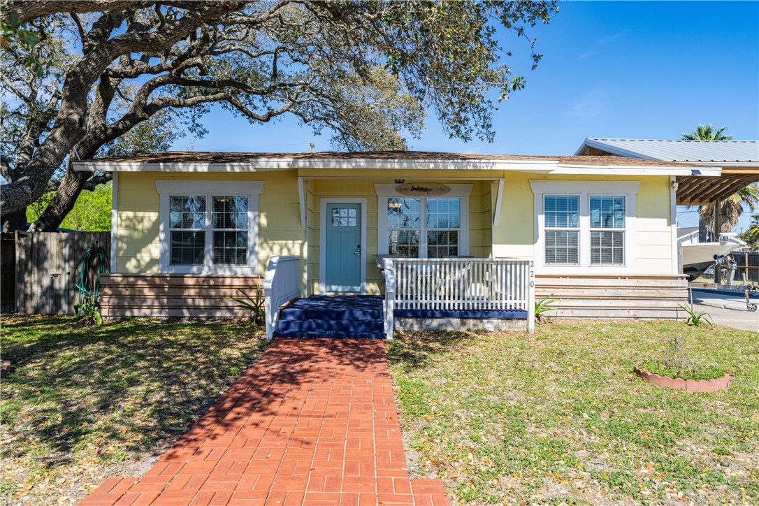 220 S Houston St Property Photo