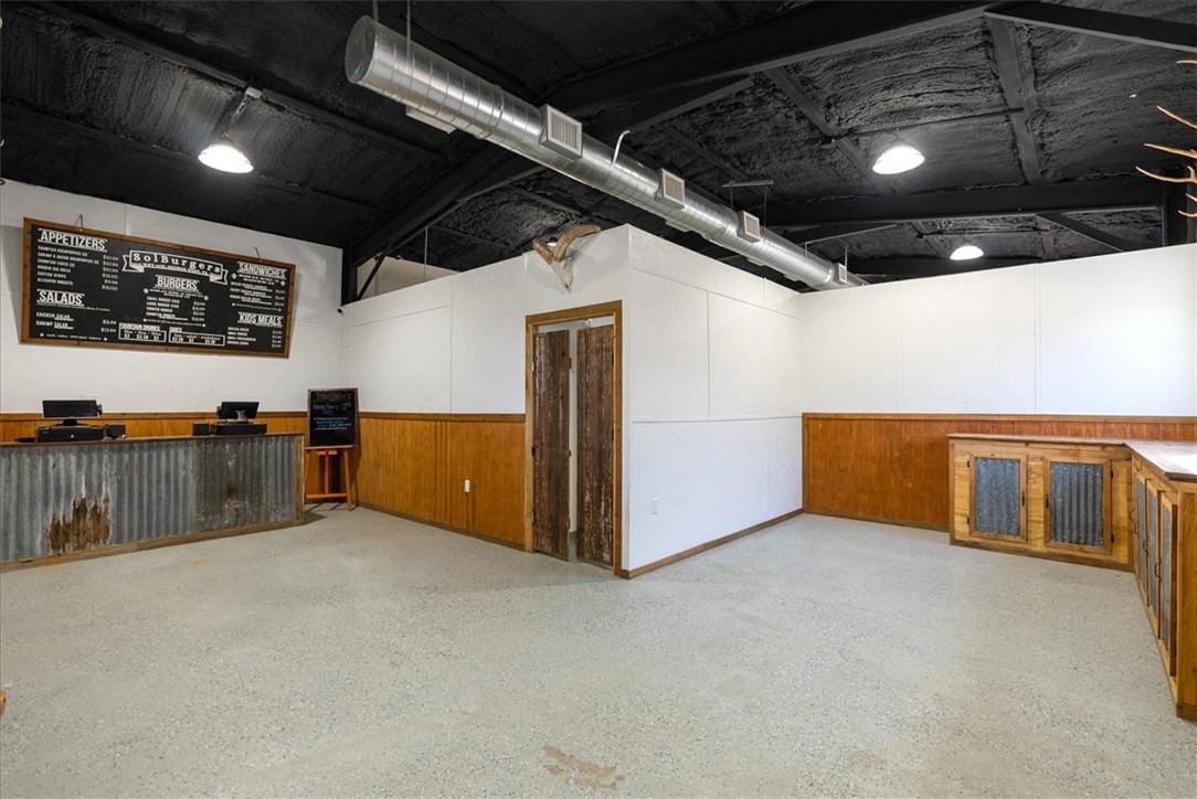 1200 Us-59 Property Photo 11