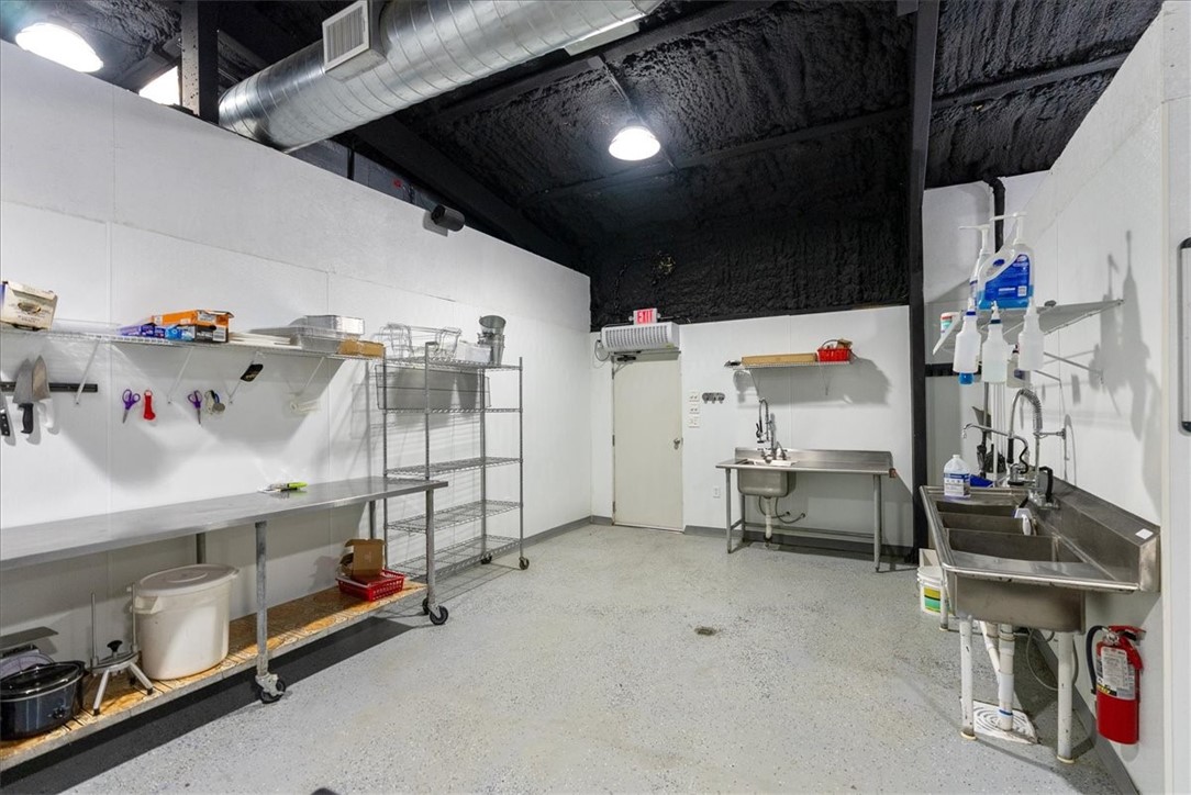 1200 Us-59 Property Photo 20