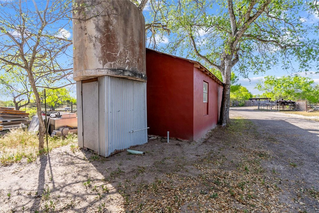 1200 Us-59 Property Photo 29