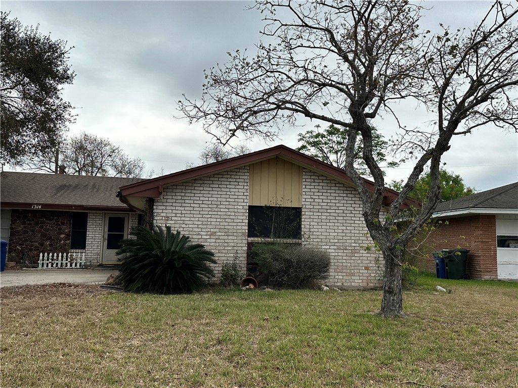1314 E Cherrystone Dr Property Photo 2