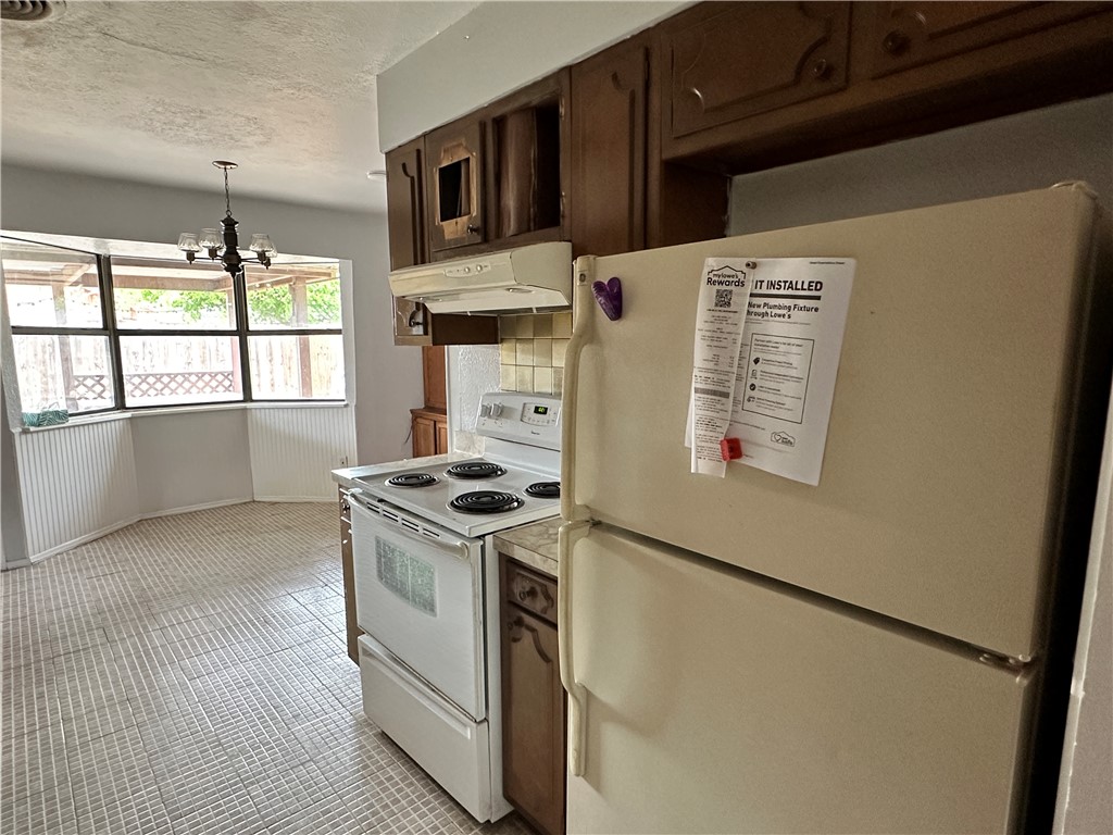 1314 E Cherrystone Dr Property Photo 9