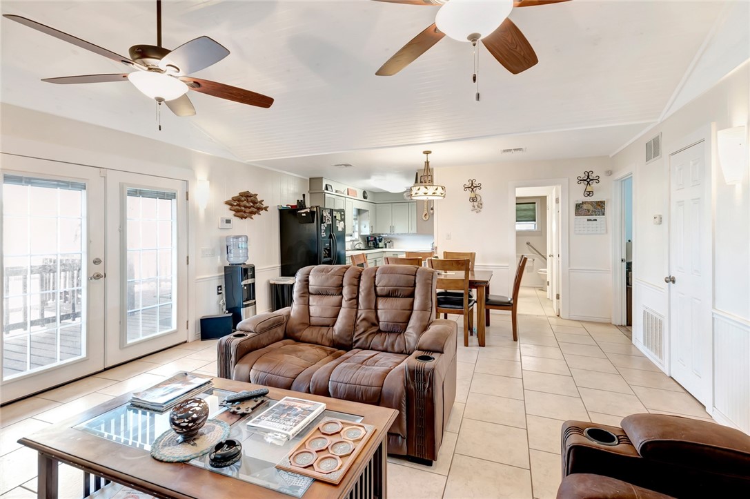 105 Copano Cove Property Photo 8