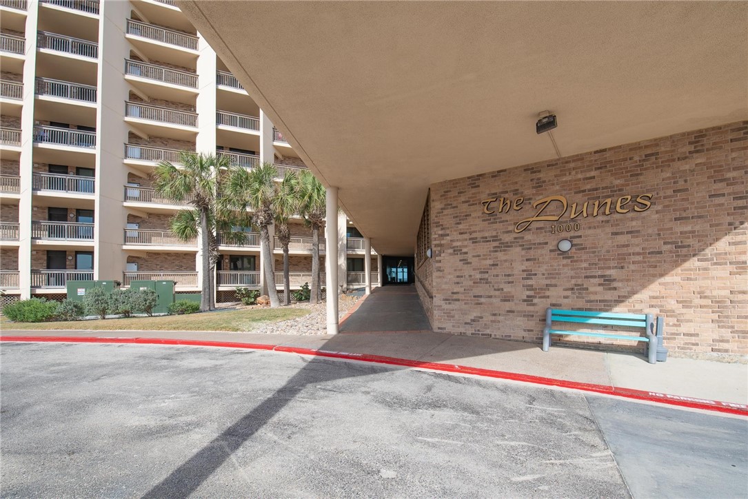1000 Lantana Dr 702 Property Photo 4