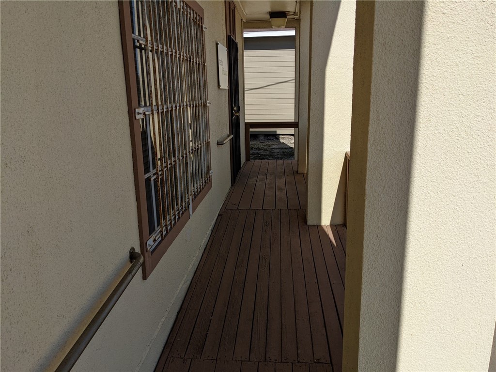 1015 Santa Fe St Property Photo 3