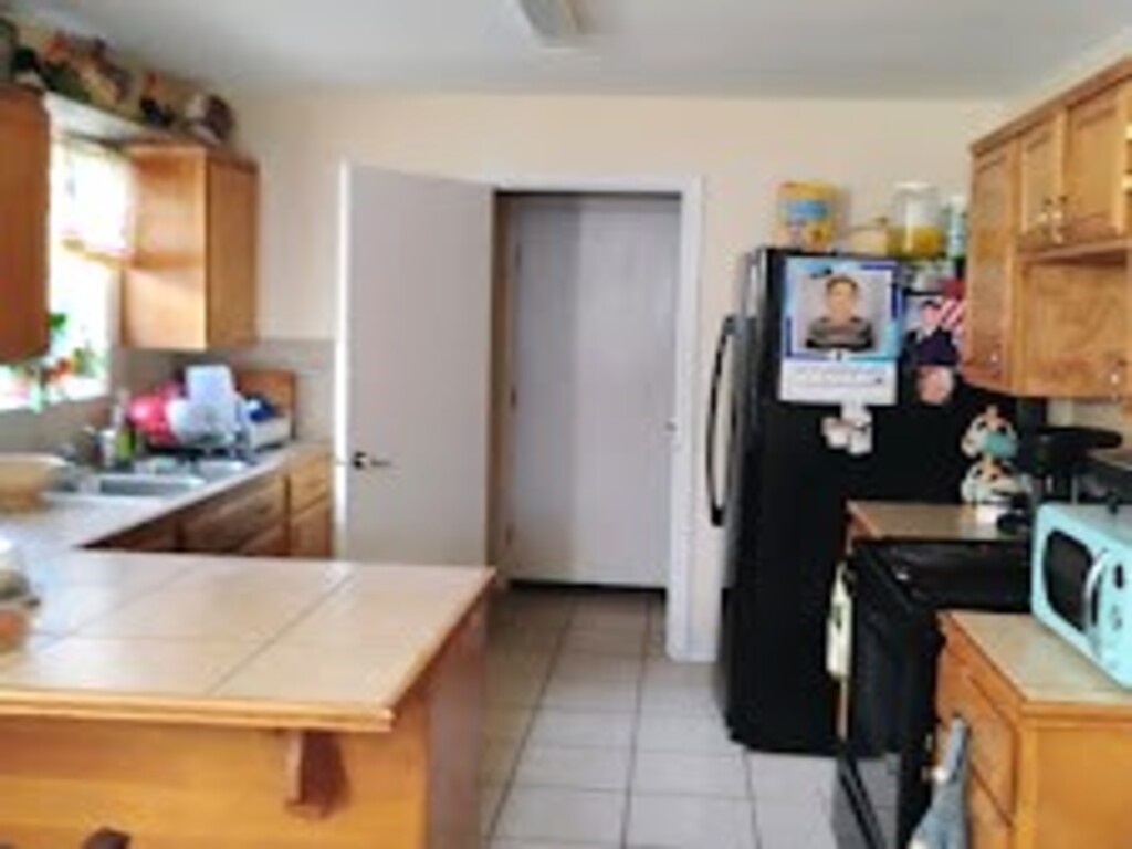 1021 Juan Diego St Property Photo 4