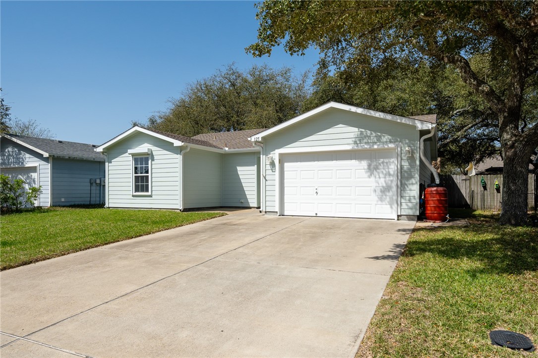 125 Breezy St Property Photo 2