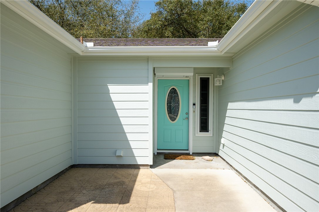 125 Breezy St Property Photo 3