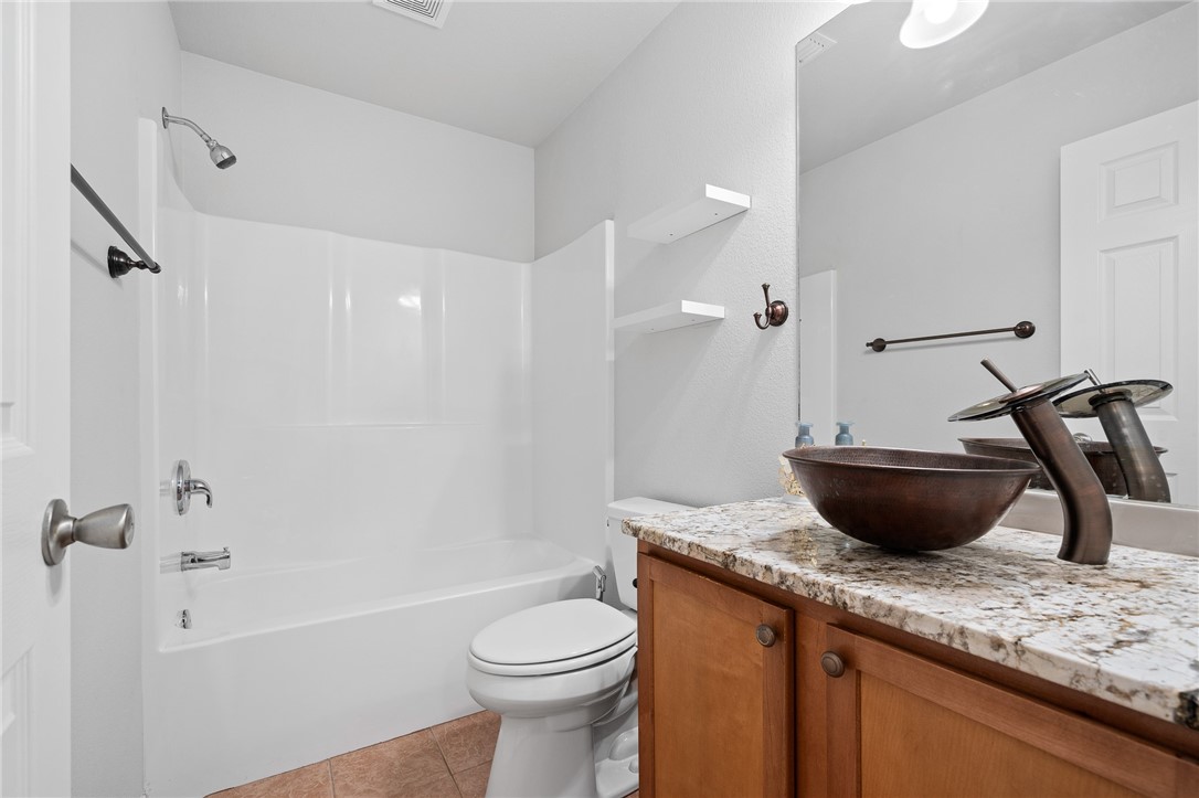 125 Breezy St Property Photo 23