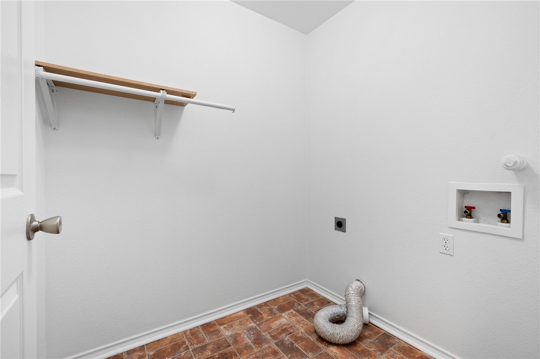 125 Breezy St Property Photo 24