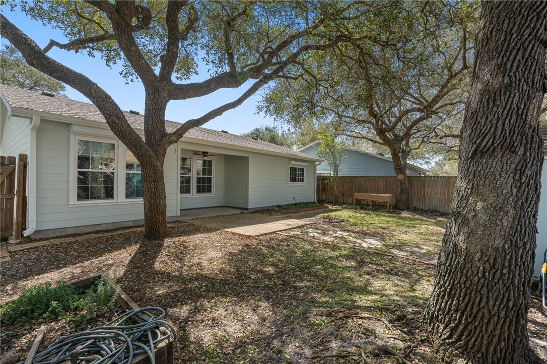 125 Breezy St Property Photo 29