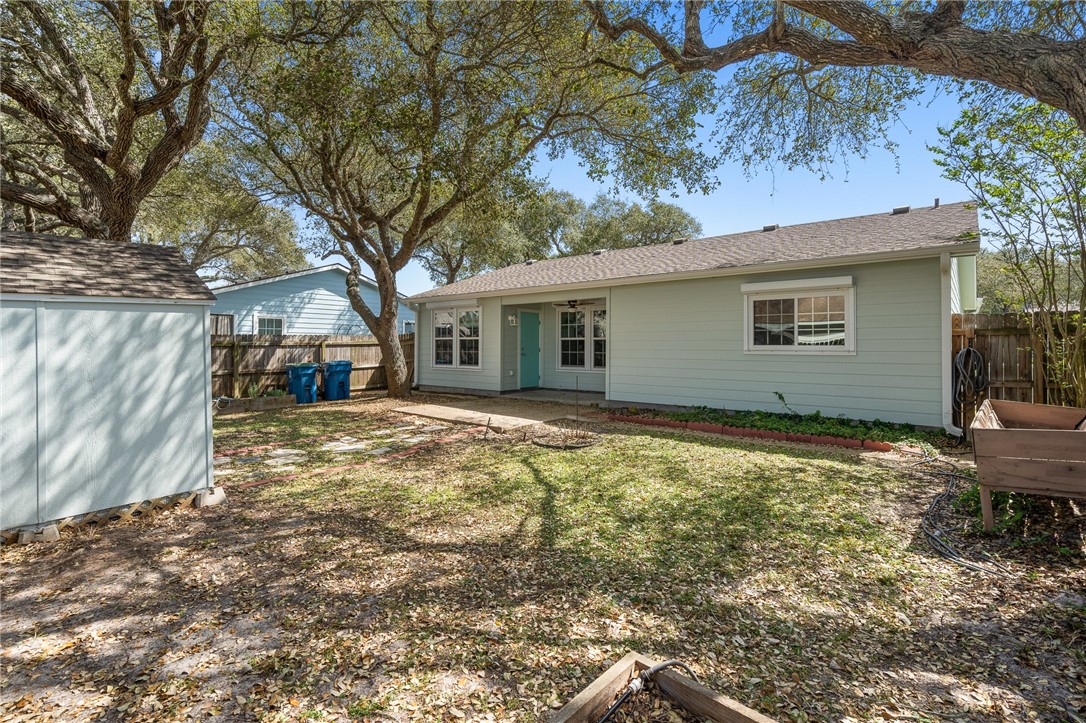 125 Breezy St Property Photo 32