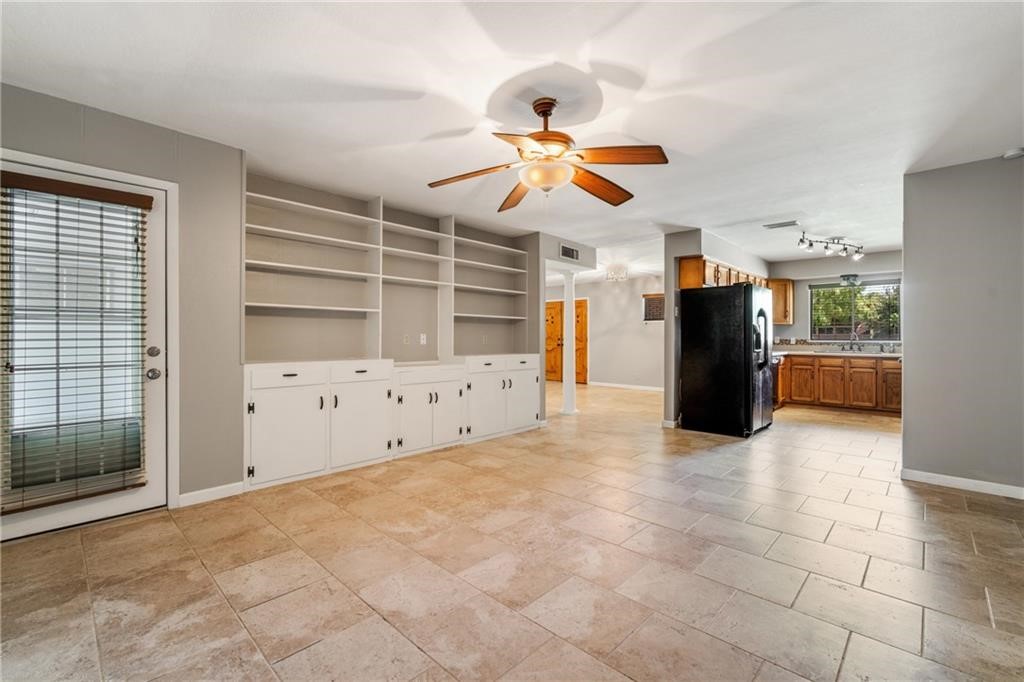 466 Barracuda Pl Property Photo 5