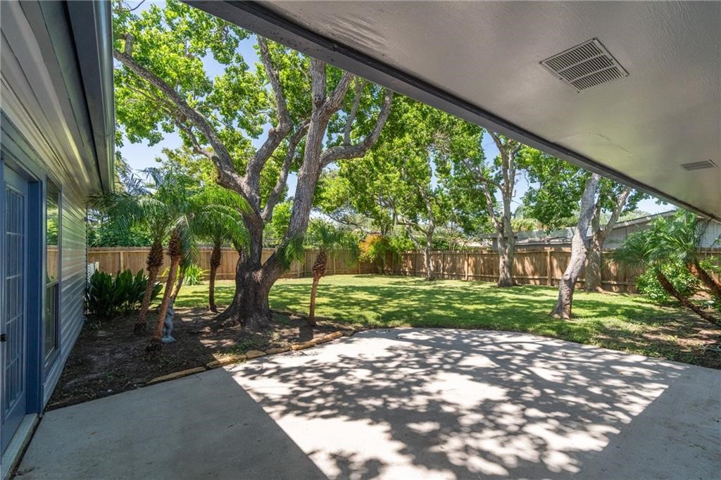 466 Barracuda Pl Property Photo 16