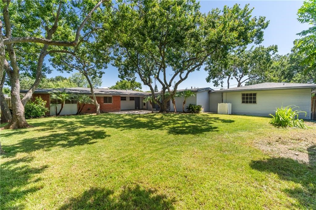 466 Barracuda Pl Property Photo 17