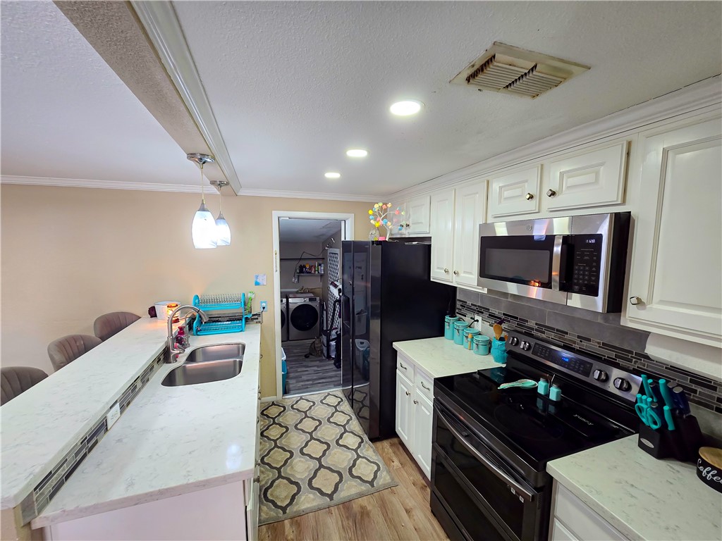 1025 Northcliff Dr Property Photo 6