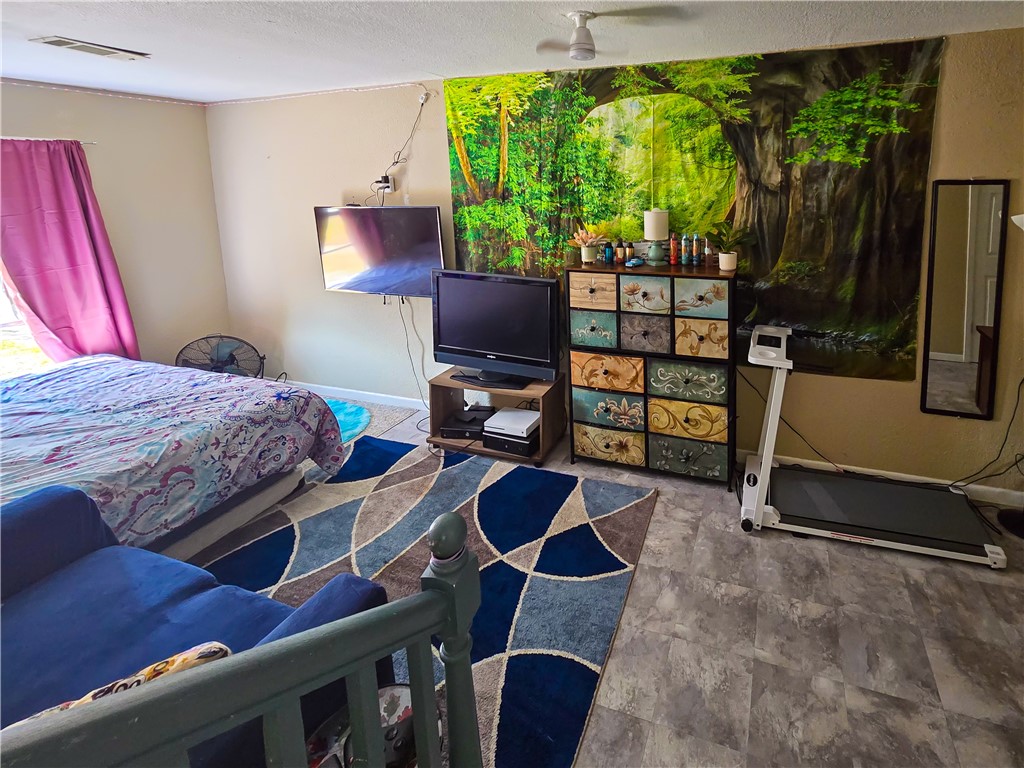 1025 Northcliff Dr Property Photo 8