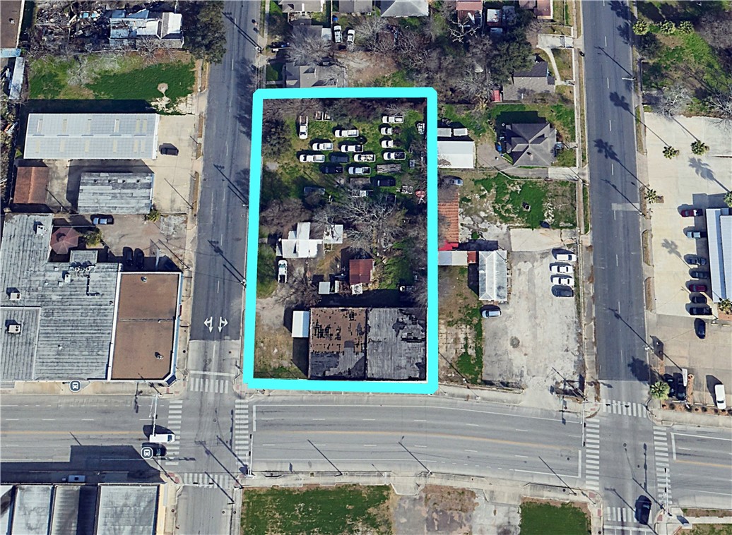 310,306,302, Staples St Property Photo 3