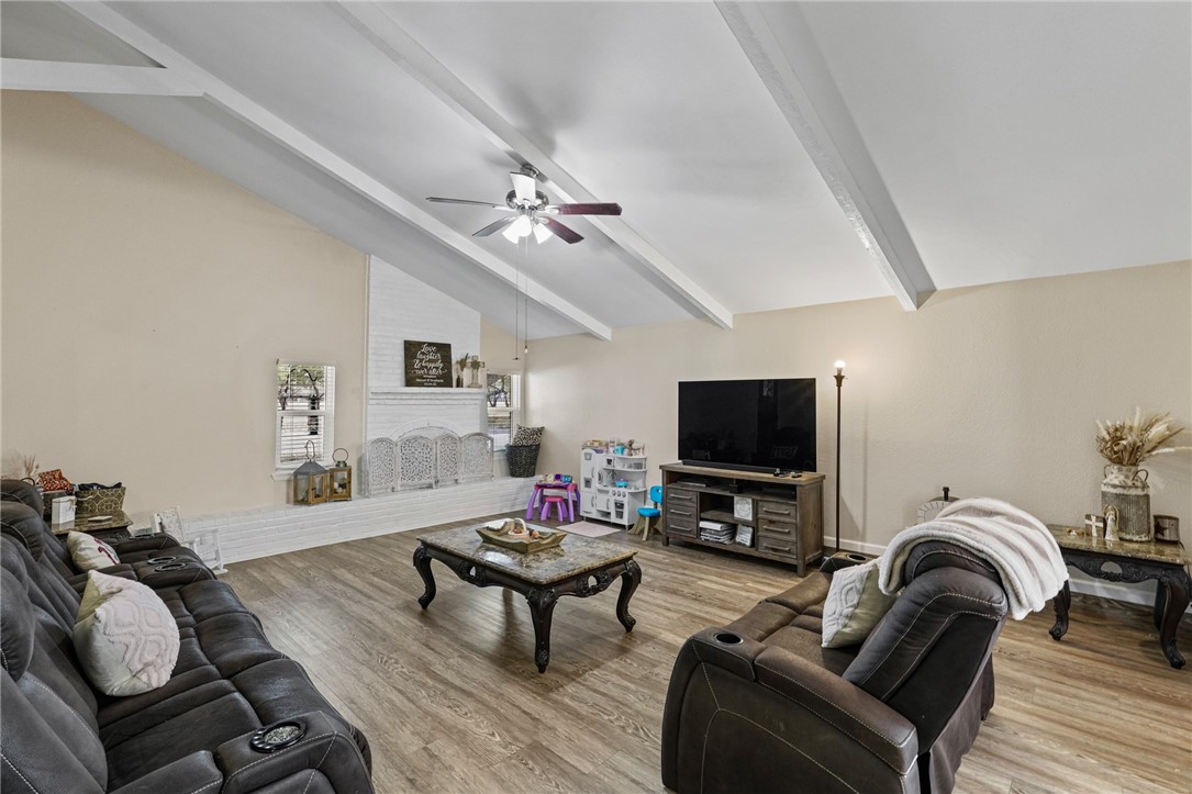 5325 Crestwick Dr Property Photo 6