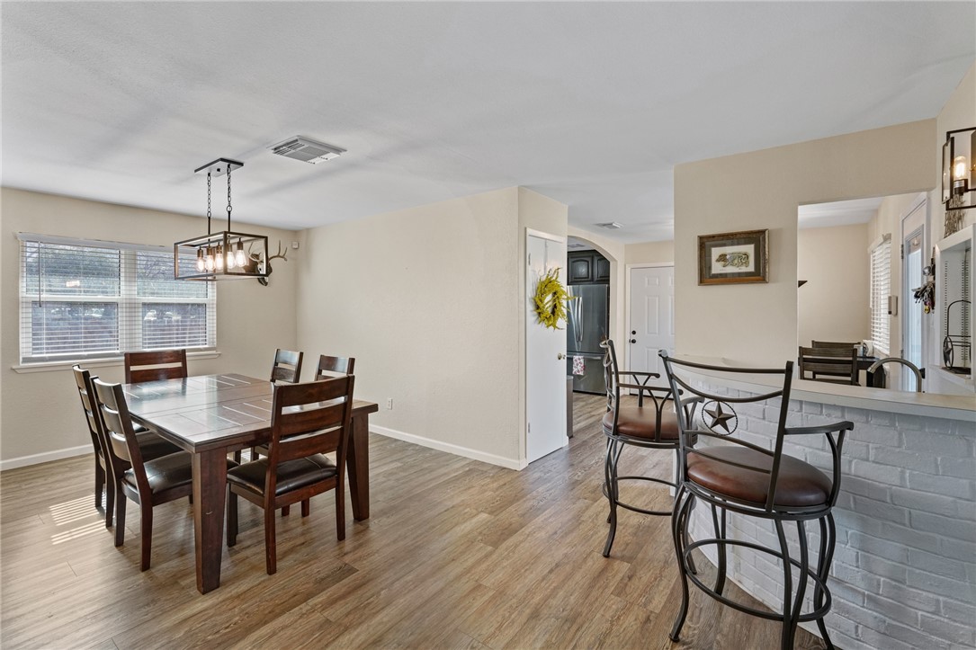 5325 Crestwick Dr Property Photo 9