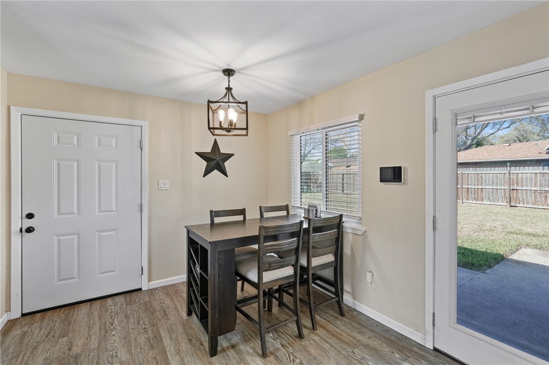 5325 Crestwick Dr Property Photo 11