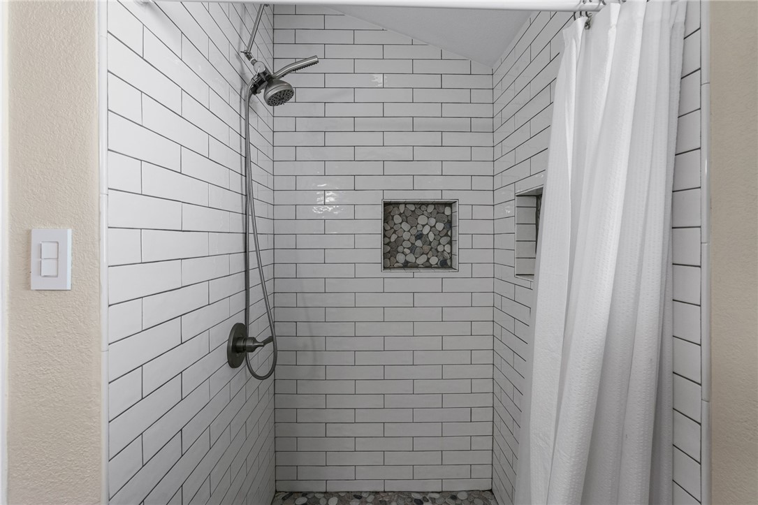 5325 Crestwick Dr Property Photo 20
