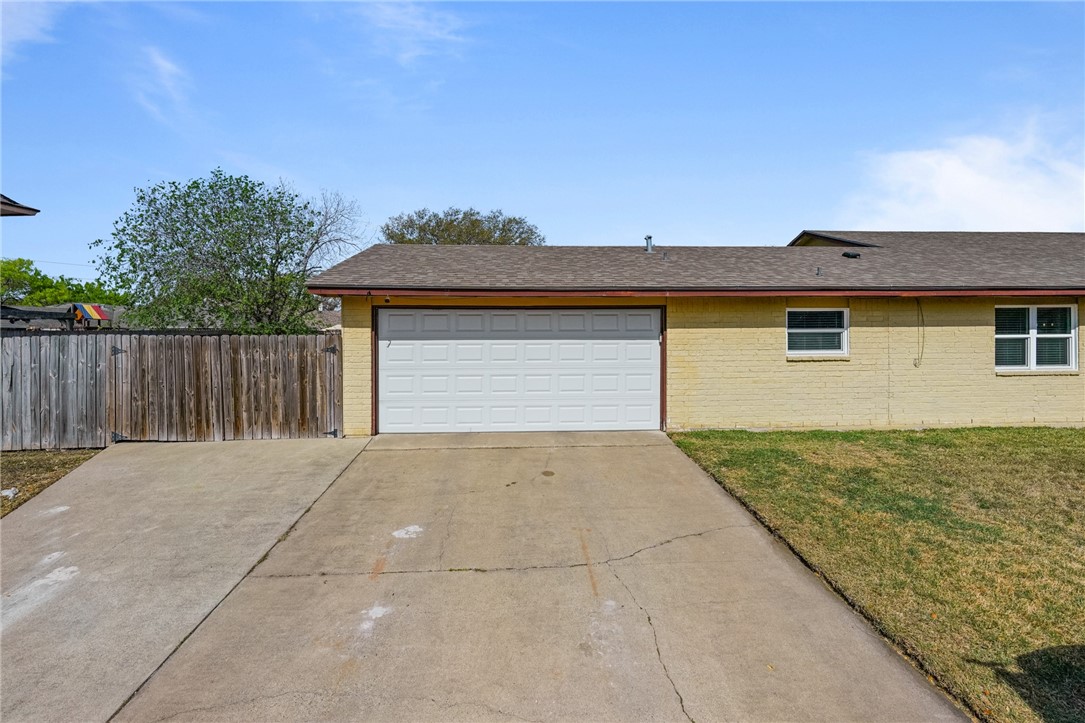 5325 Crestwick Dr Property Photo 22