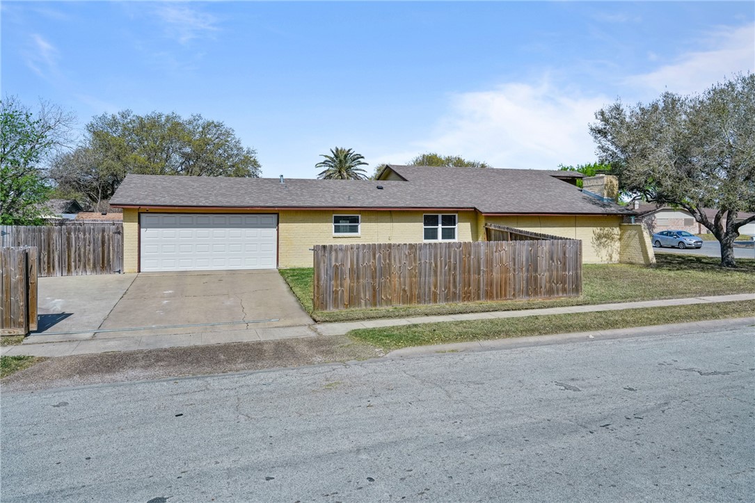 5325 Crestwick Dr Property Photo 24