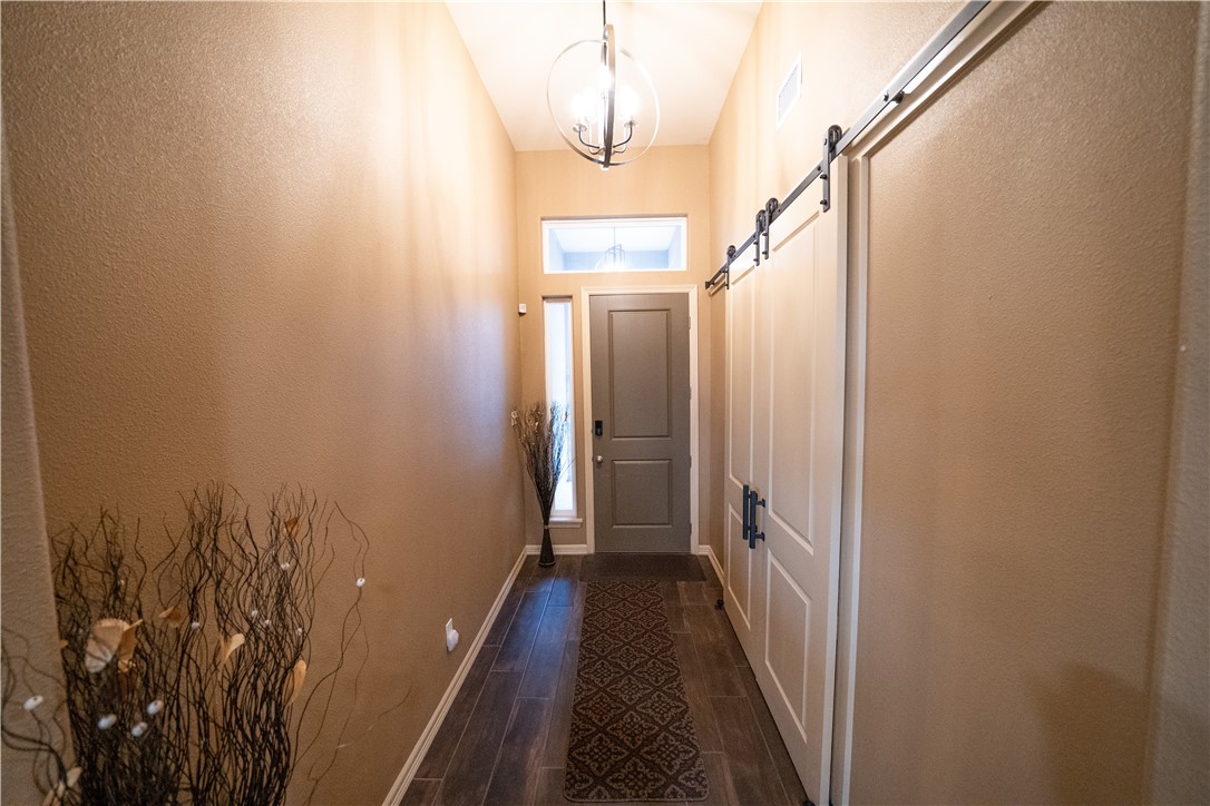 1409 Sansa St Property Photo 4
