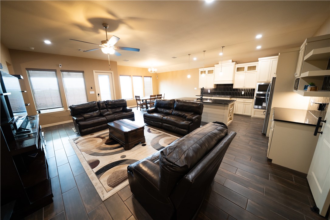 1409 Sansa St Property Photo 10