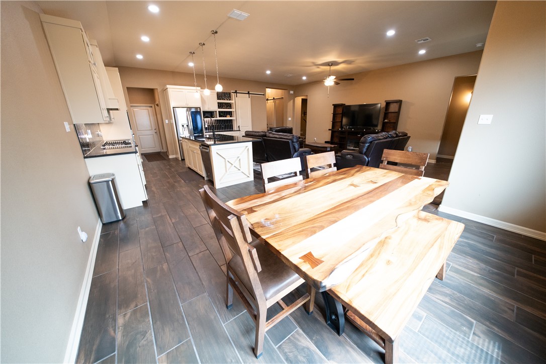 1409 Sansa St Property Photo 14