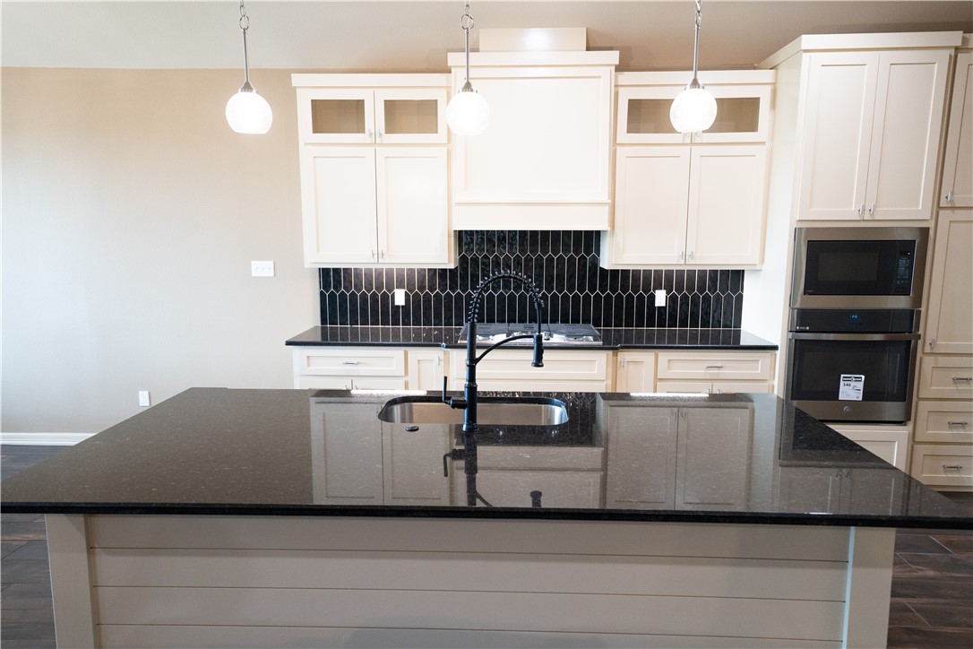 1409 Sansa St Property Photo 16