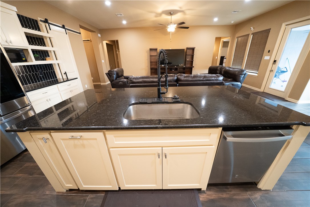 1409 Sansa St Property Photo 21