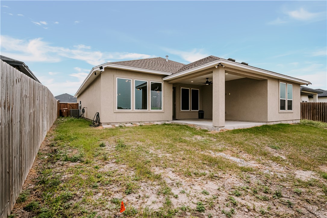 1409 Sansa St Property Photo 25