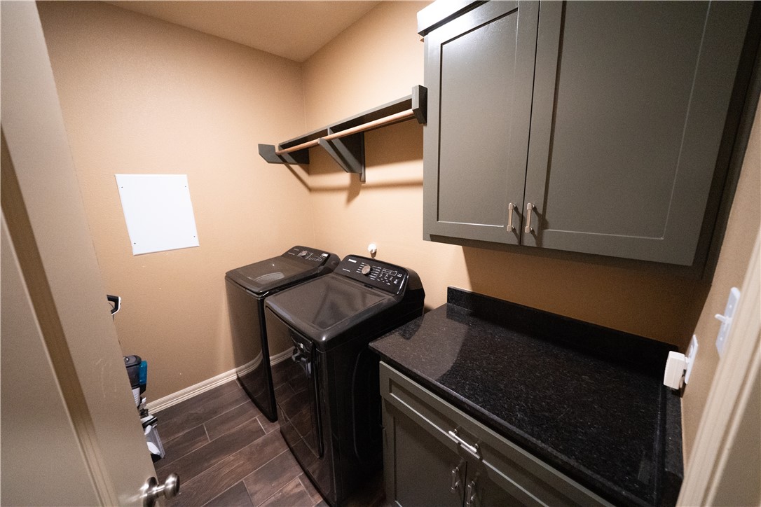 1409 Sansa St Property Photo 37