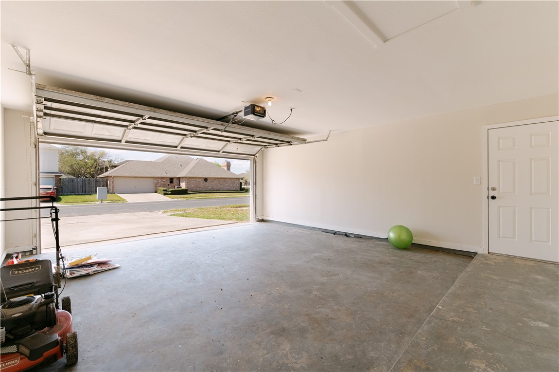 6726 Hunt Dr Property Photo 8