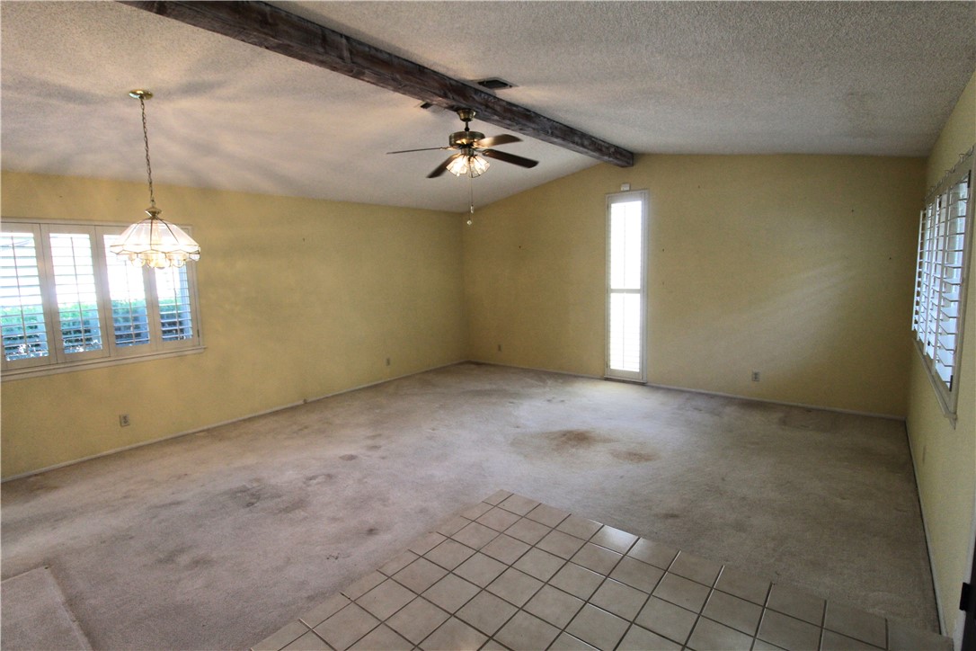 4915 Rockhurst St Property Photo 2