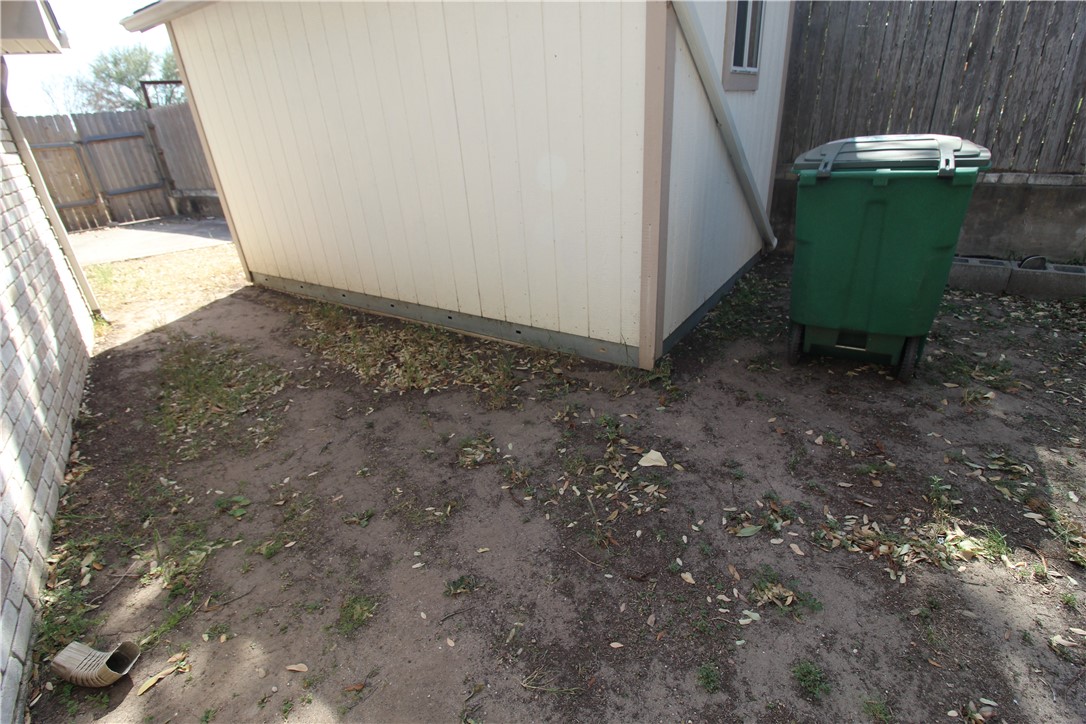 4915 Rockhurst St Property Photo 23