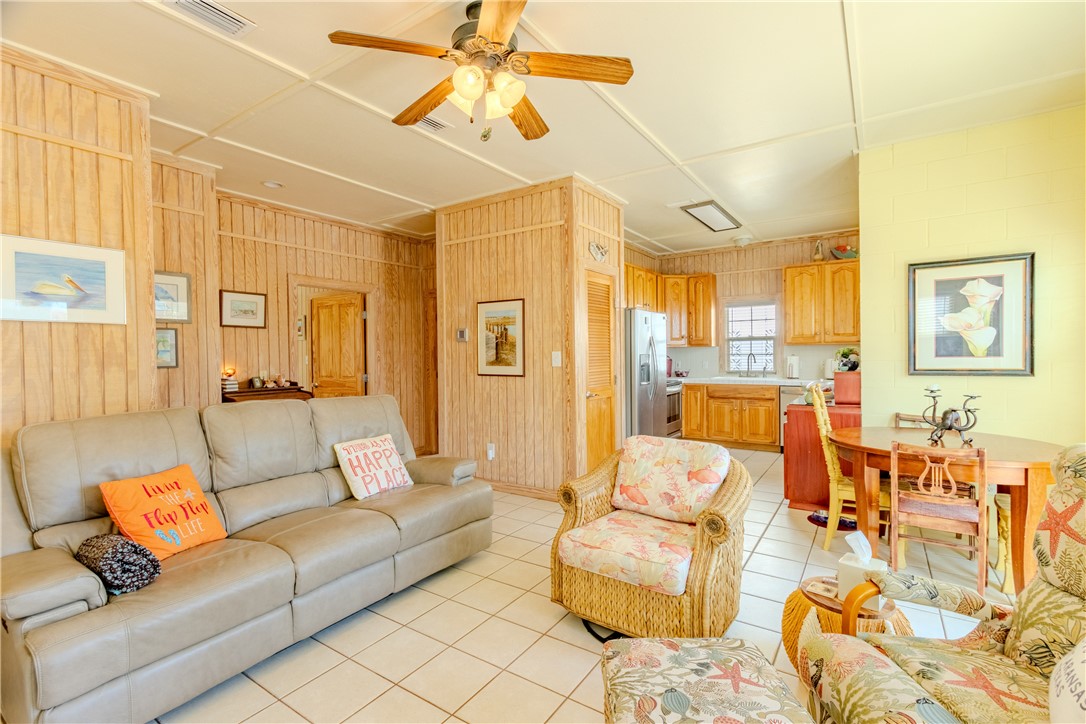 609 W Avenue A Property Photo 6