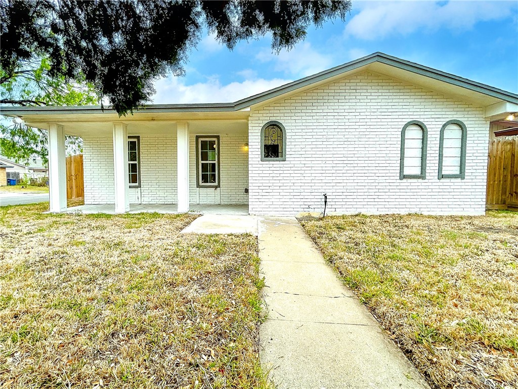 4910 Waterfall St Property Photo 2