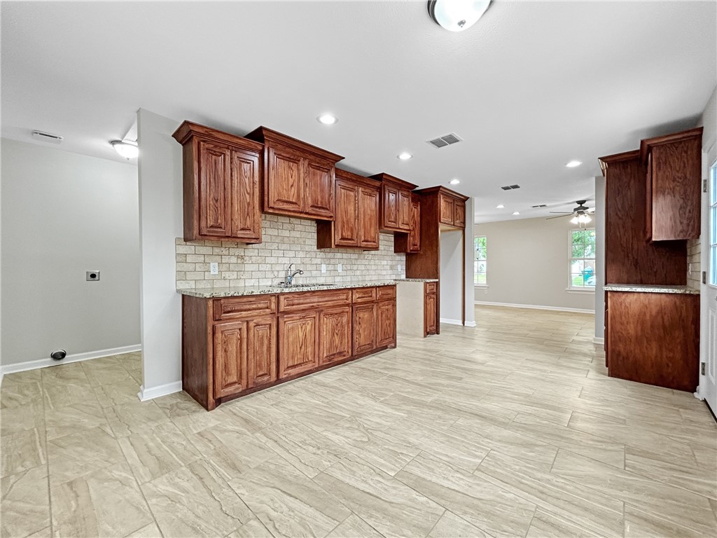 4910 Waterfall St Property Photo 12