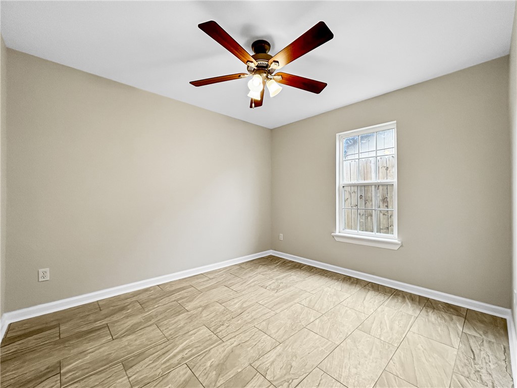 4910 Waterfall St Property Photo 24