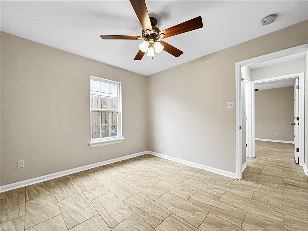 4910 Waterfall St Property Photo 26