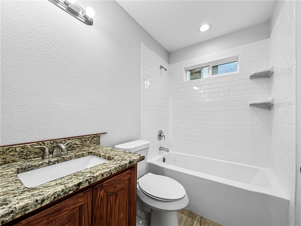 4910 Waterfall St Property Photo 29